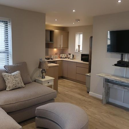 3 The Mews Montpellier Villa Cheltenham Bagian luar foto