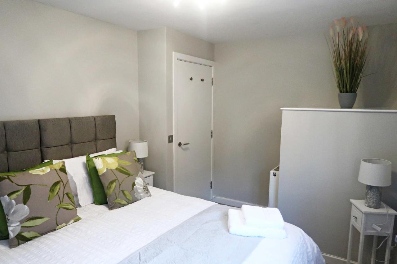 3 The Mews Montpellier Villa Cheltenham Bagian luar foto